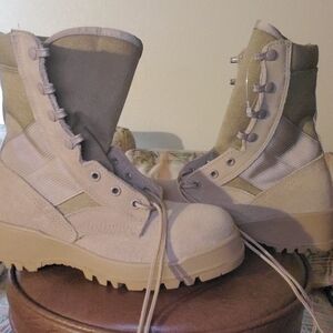 Women's Vibram Military Issued Tactical Combat Boots, Tan, Size 4, new, nvr worn